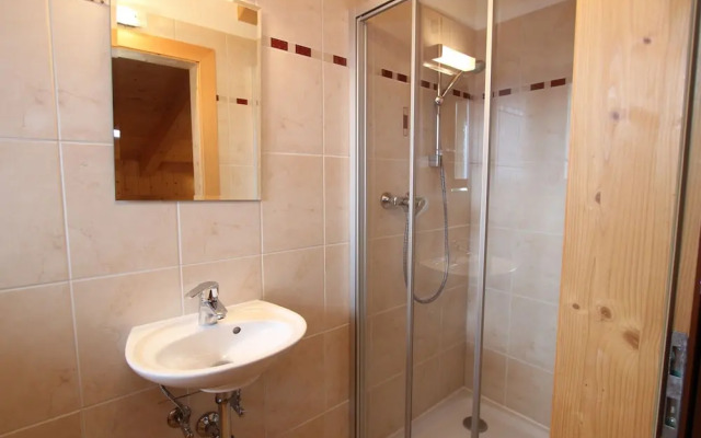 Luxury Chalet with Hot Tub in La Tzoumaz