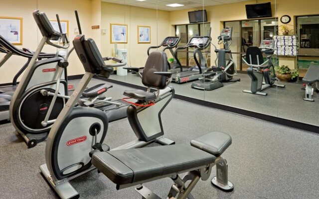 Hampton Inn Boston - Logan Airport