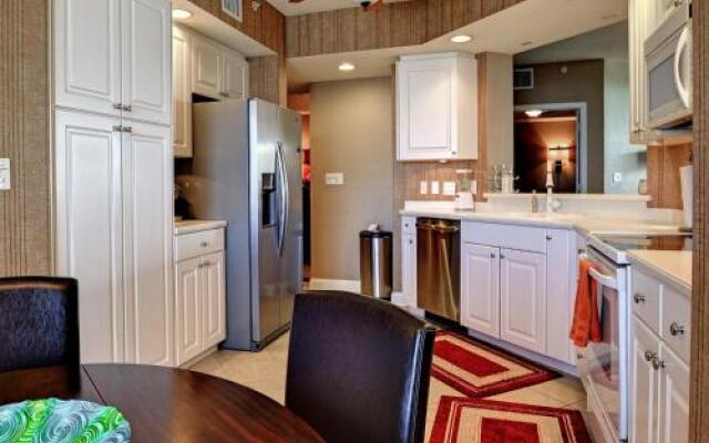 Mandalay Beach Club 606