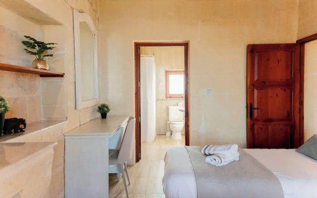 Villa Savona Sleeps 7 With Private Pool