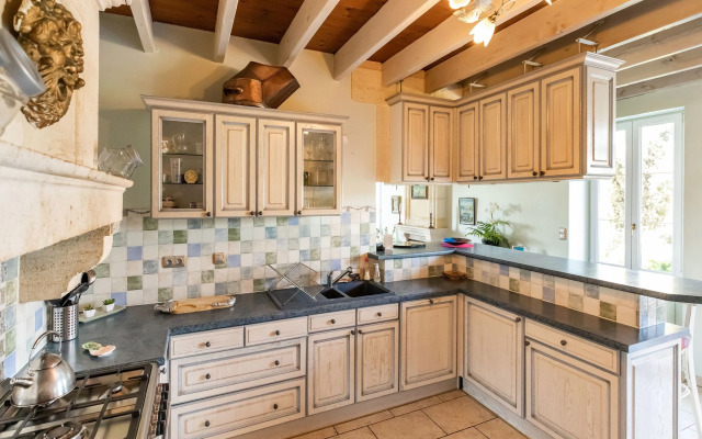 Attractive castle in Cezac with private pool