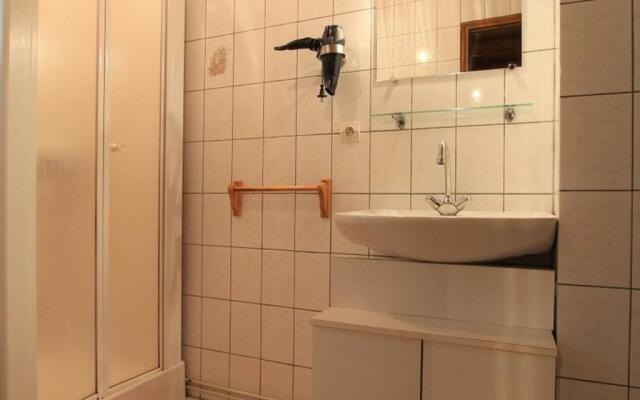 Gîte Allègre, 4 pièces, 6 personnes - FR-1-582-151