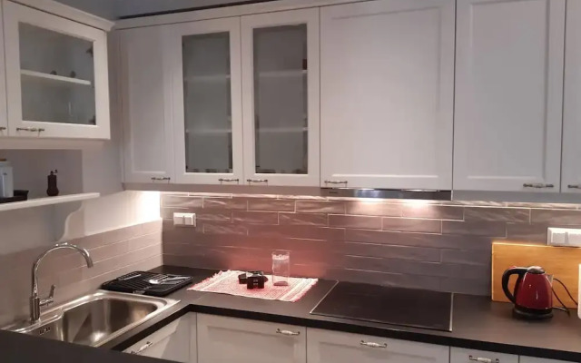 The Elegant Summer House