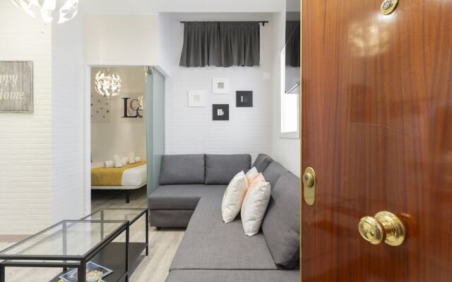 Dobo Homes Ronda De Valencia Apartment