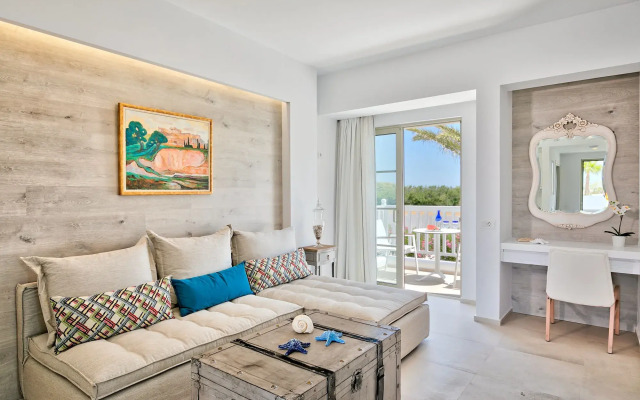 White Pearls Luxury Suites - Adults Only