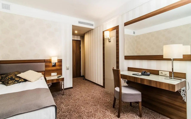 Hotel Lord Warsaw Airport