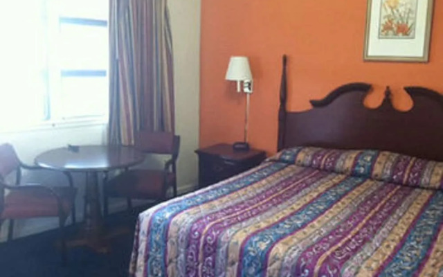 Nassau Holiday Motel