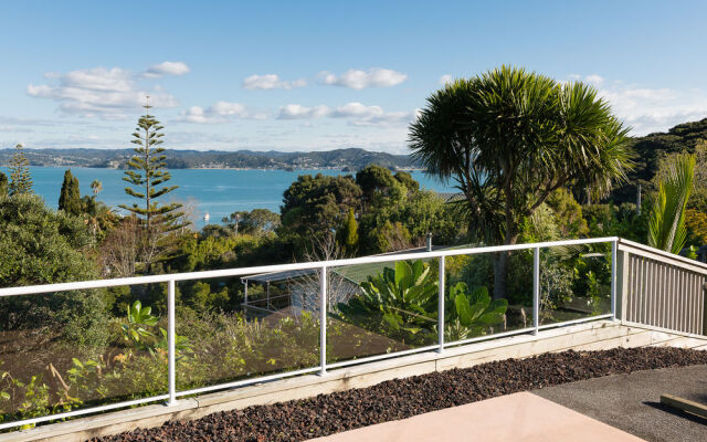 Russell View Apartments