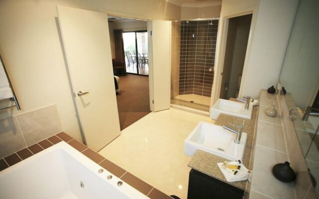 Montville Mountain Lodge