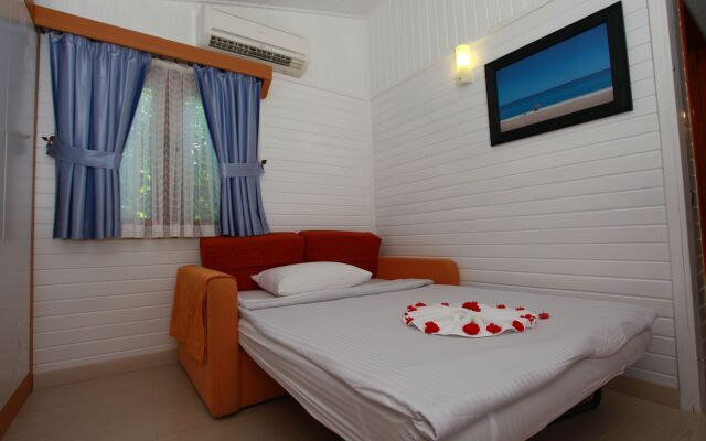 Azur Hotel