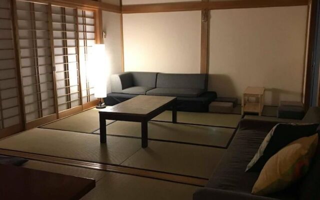 Guesthouse-Lahar- Hostel