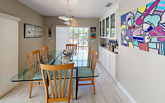 584 Marathon - 3 Br Home
