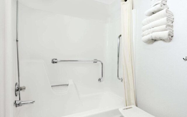 Super 8 by Wyndham Algona