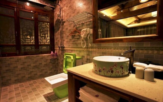Lijiang Yanlan Cuishe Boutique Inn