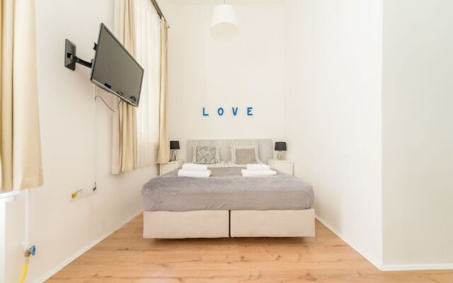Maphi Bleu - Urban Suite
