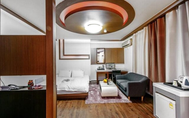 MK Hotel