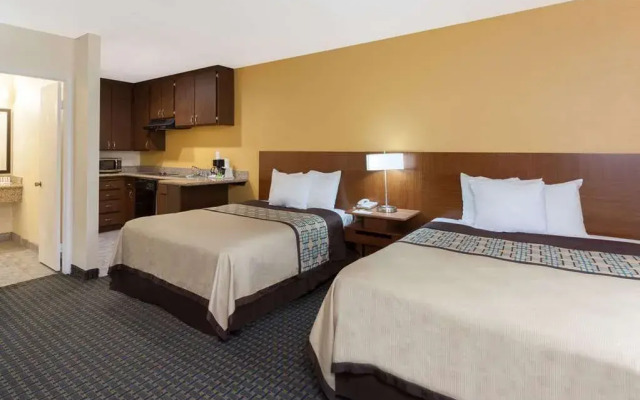 Days Inn & Suite Qualcomm Stadium/sdsu
