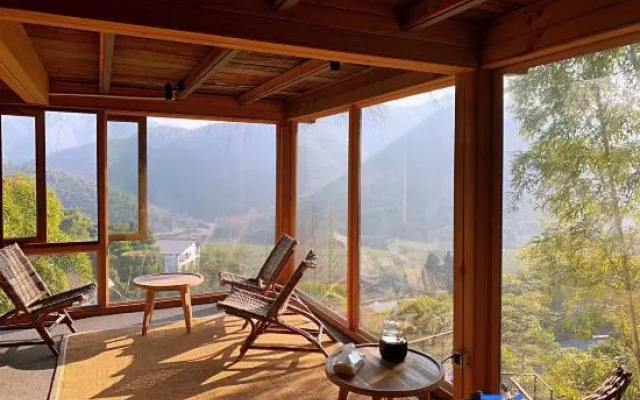 Xizhu Yunjian Hot Spring Villa