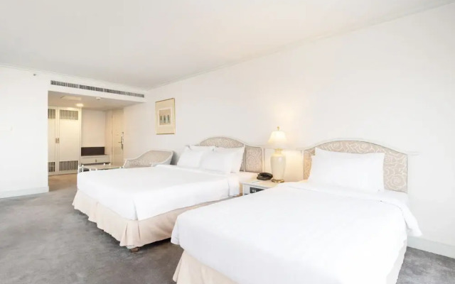 Chinatown Centra by Favstay