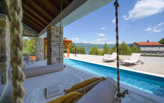 Wonderful Holiday Home in Pridraga with Wellness