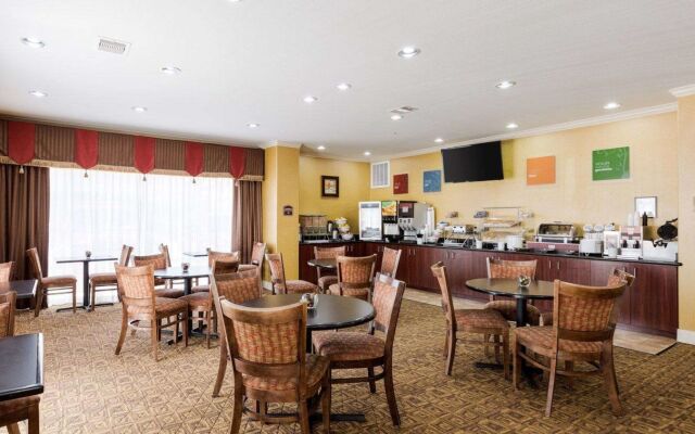 Spark by Hilton Pearland