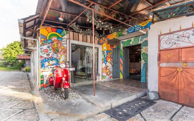 OYO 2527 Hotel Triana