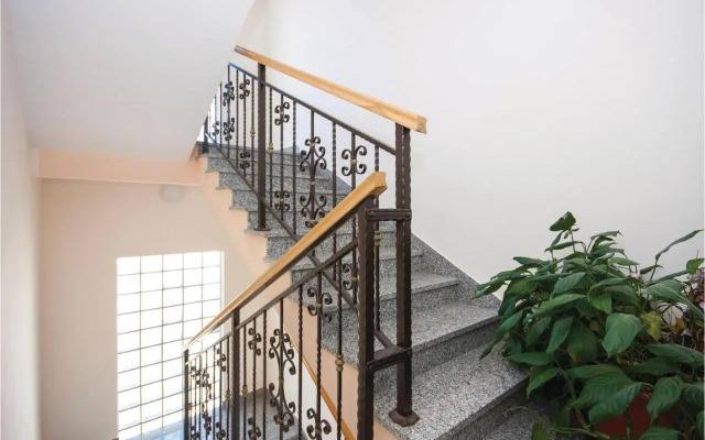 Three-Bedroom Apartment in Brodarica