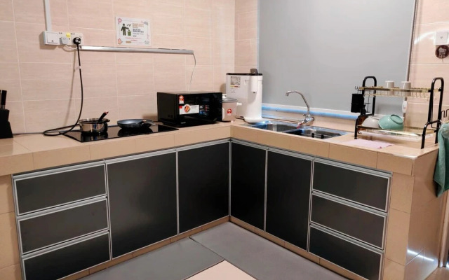 Comfy Tok Sira Home Kuantan 5 BR