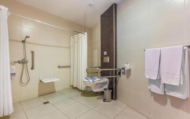 Kipriotis Hippocrates & Maris Suites
