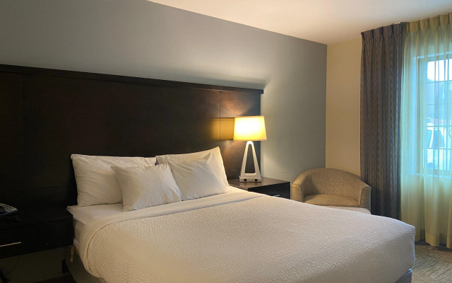 Staybridge Suites Liverpool Syra by IHG