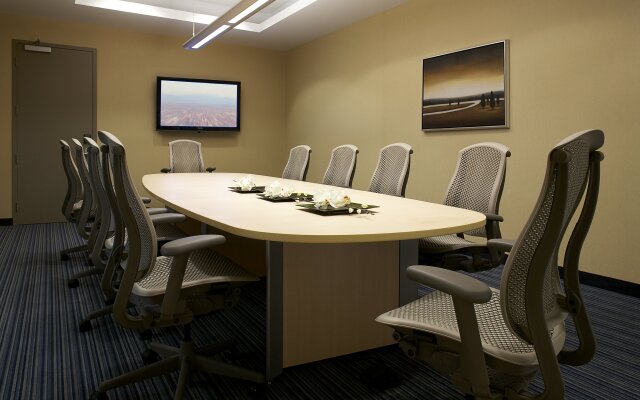 Holiday Inn Hotel & Suites Montreal Airport by IHG