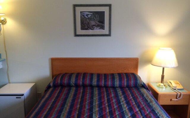 Selkirk Inn
