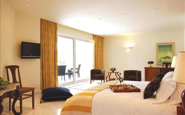 Out of the Blue, Capsis Elite Resort - Ruby Red Regal