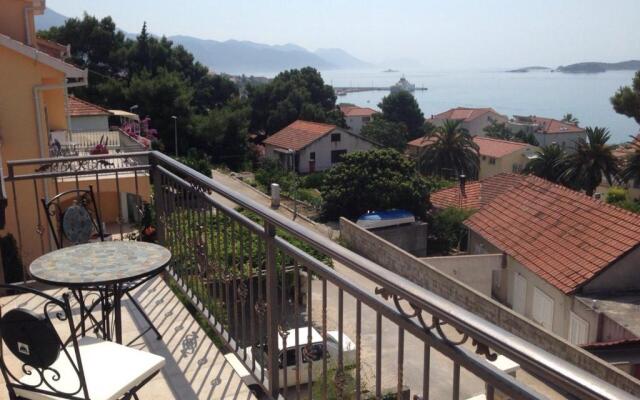 Apartments Sabioncello