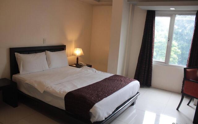 OYO 114 One Liberty Hotel