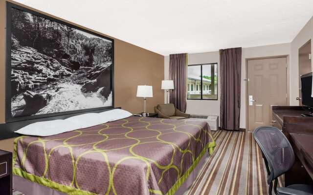 Super 8 by Wyndham Monteagle TN