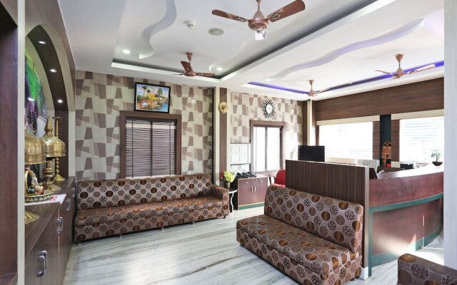 OYO 13288 Hotel Rajashree Inn