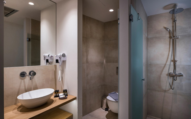 Trianon Luxury Apartments & Suites