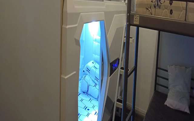 SPOT ON 90746 Vspace Guesthouse & Cafe