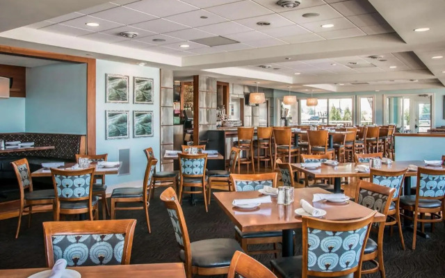 Shoreline Inn & Conference Center, Ascend Collection