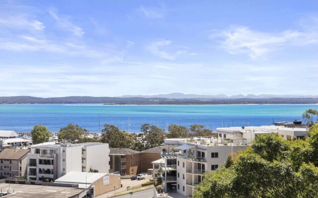 Sunset Towers, 14/25 Donald Street