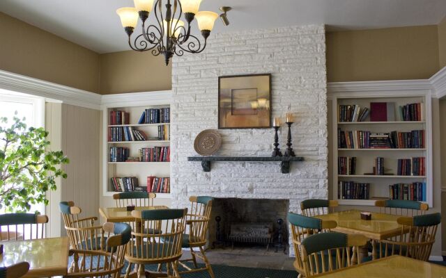 Alpine Inn Rockford