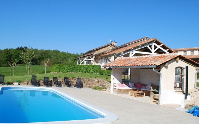 Gorgeous Holiday Home in Roussines With Terrace