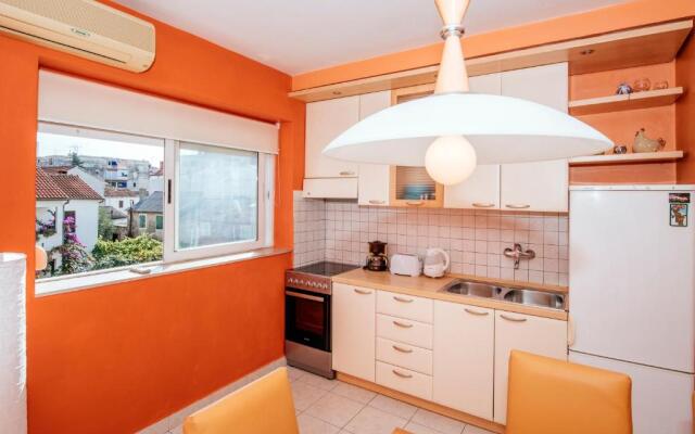 Marina Bay Apartment