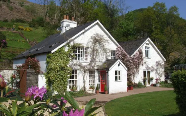 Ty Derw Country House