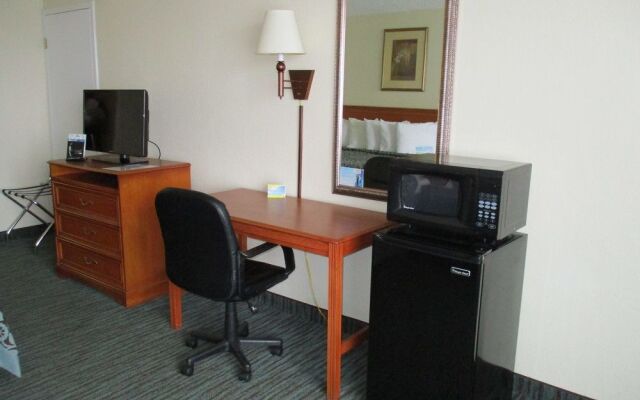 Days Inn By Wyndham Titusville Kennedy Space Center