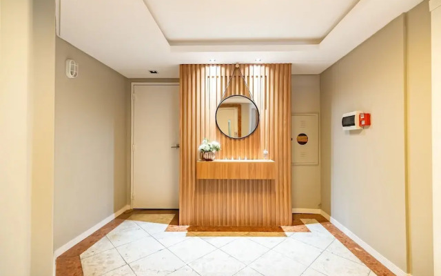 3BR Apt w/ BBQ 80m From Beach Erv0101