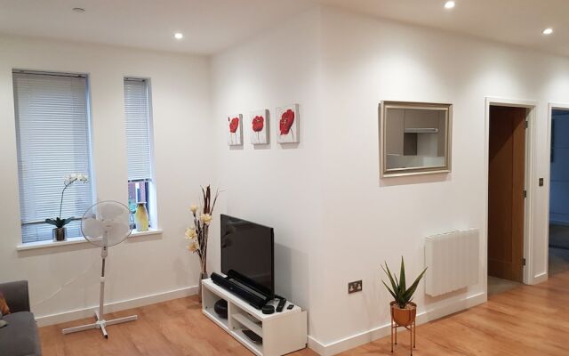 Select Serviced Accommodation - Summit House