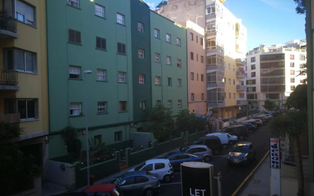 Céntrico y tranquilo apartamento con WIFI