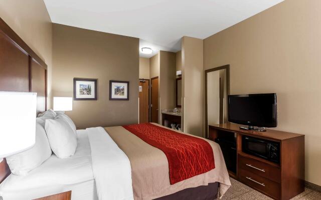 Comfort Inn & Suites Near University of Wyoming